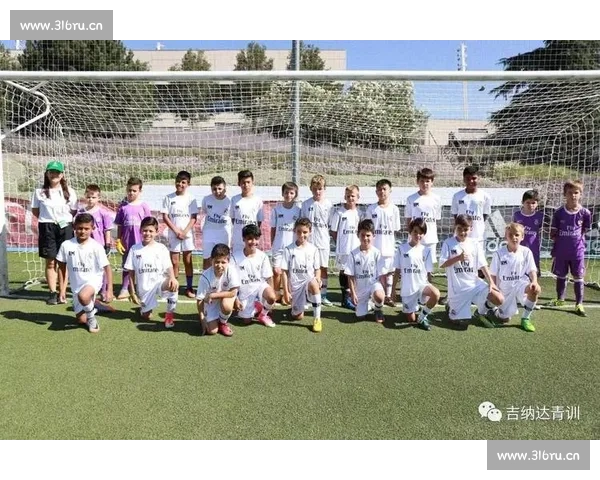 教你轻松掌握足球比赛规则与观赛技巧全解析 - 副本 (3)