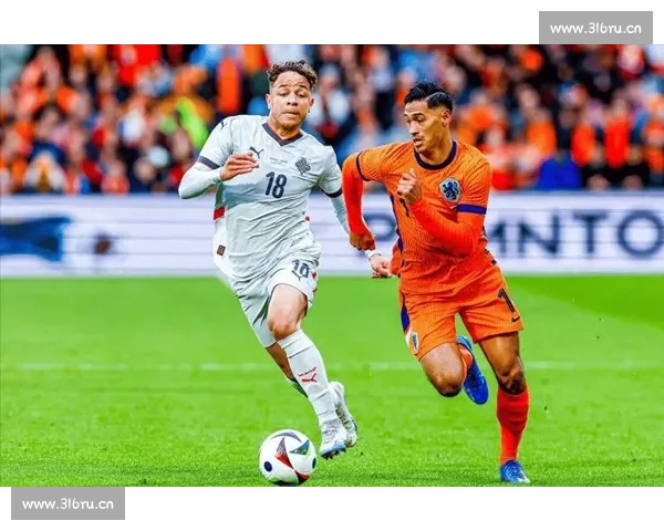 昨日足球焦点大战引爆全场激情球迷狂欢见证逆转绝杀经典之夜巅峰 - 副本 (2) 昨日足球焦点大战引爆全场激情球迷狂欢见证逆转绝杀经典之夜巅峰 - 副本 (2)