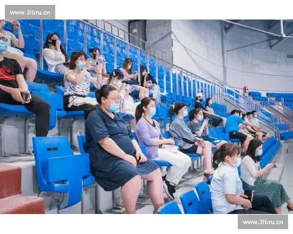 蹦床比赛：挑战极限的空中舞蹈，释放身体的无限可能 - 副本 - 副本 - 副本 (2) - 副本 - 副本